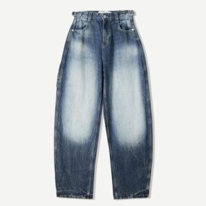 Vaqueros de carpintero con corte globo